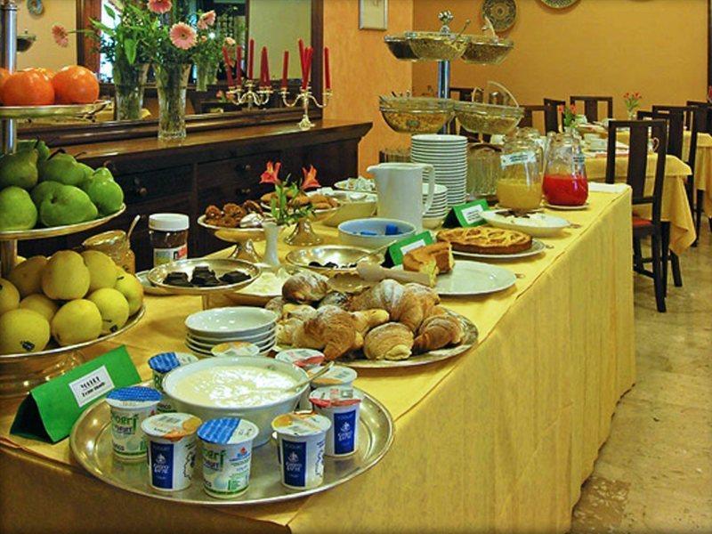 Hotel San Francesco Assisi Buitenkant foto