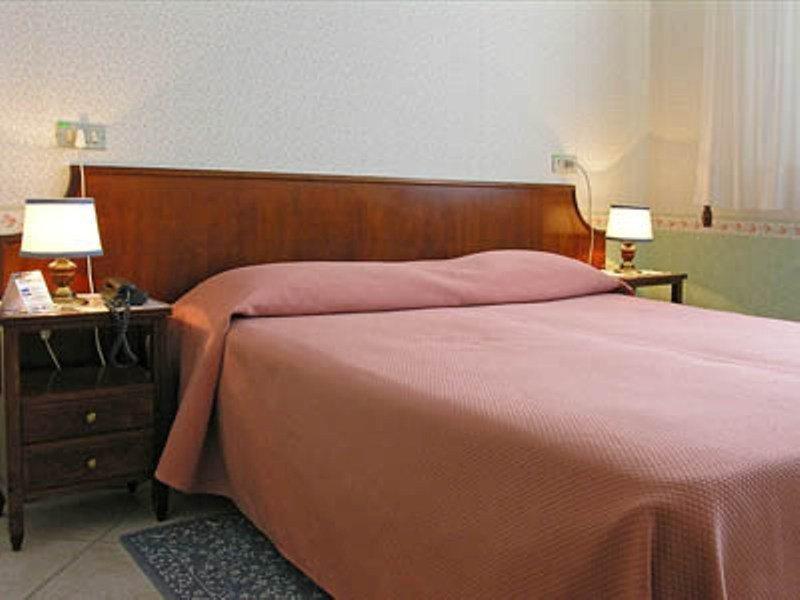 Hotel San Francesco Assisi Buitenkant foto