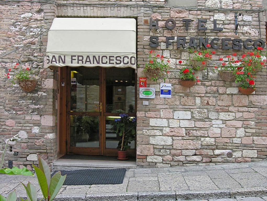 Hotel San Francesco Assisi Buitenkant foto