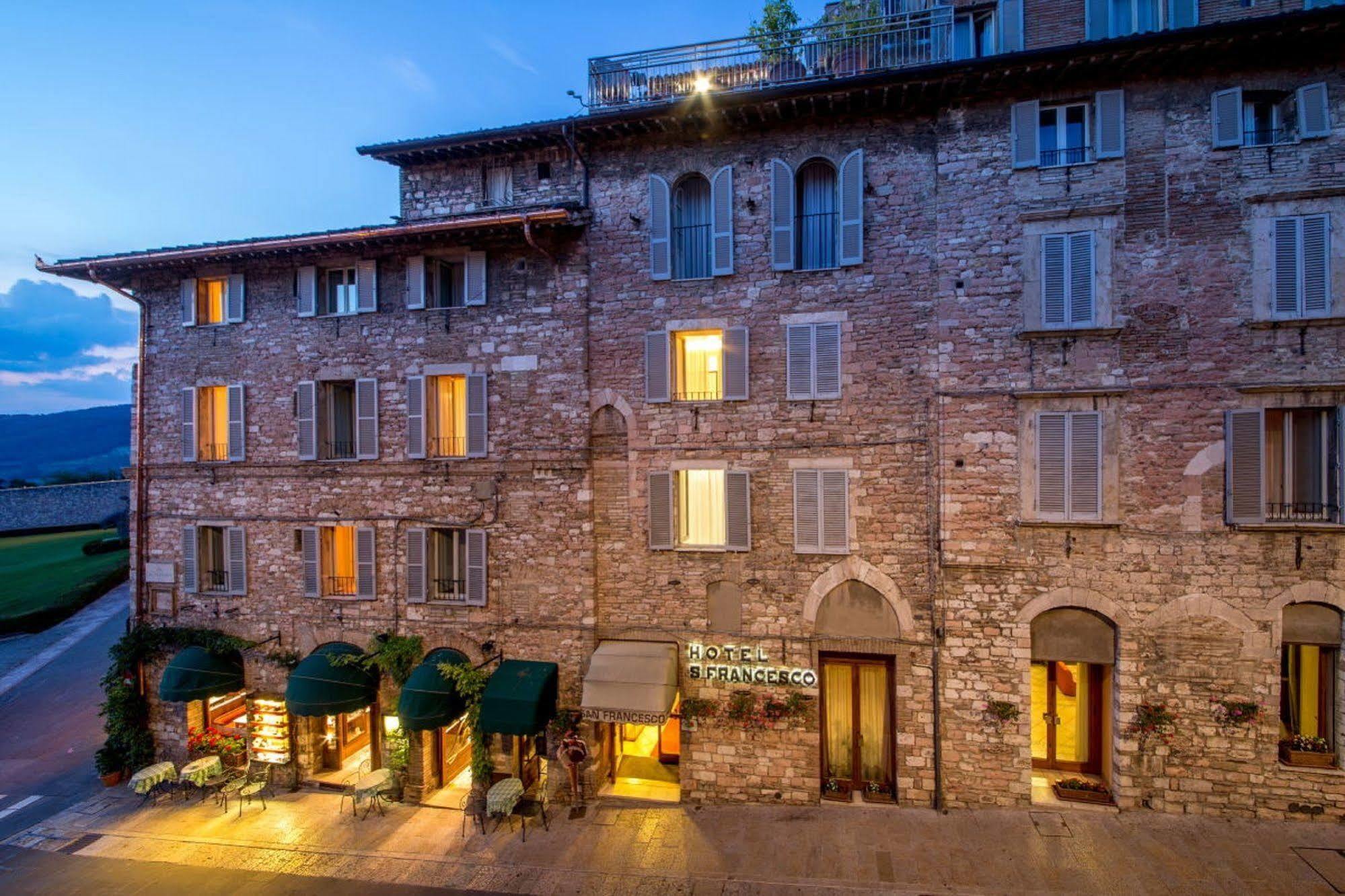 Hotel San Francesco Assisi Buitenkant foto