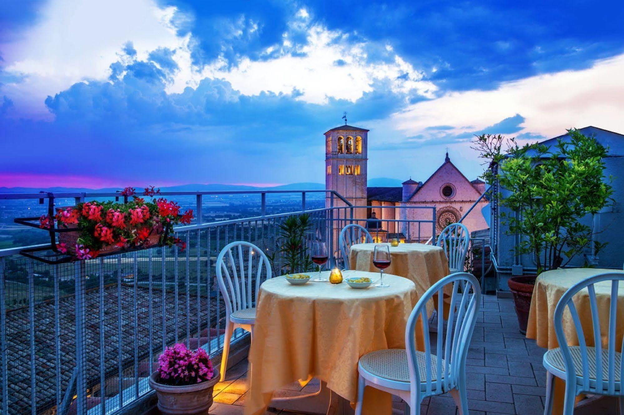 Hotel San Francesco Assisi Buitenkant foto