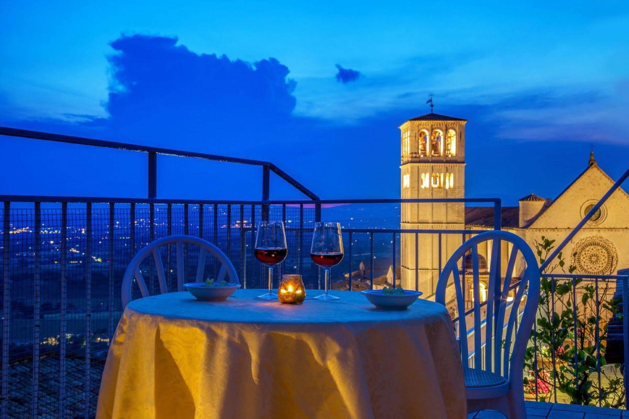 Hotel San Francesco Assisi Buitenkant foto