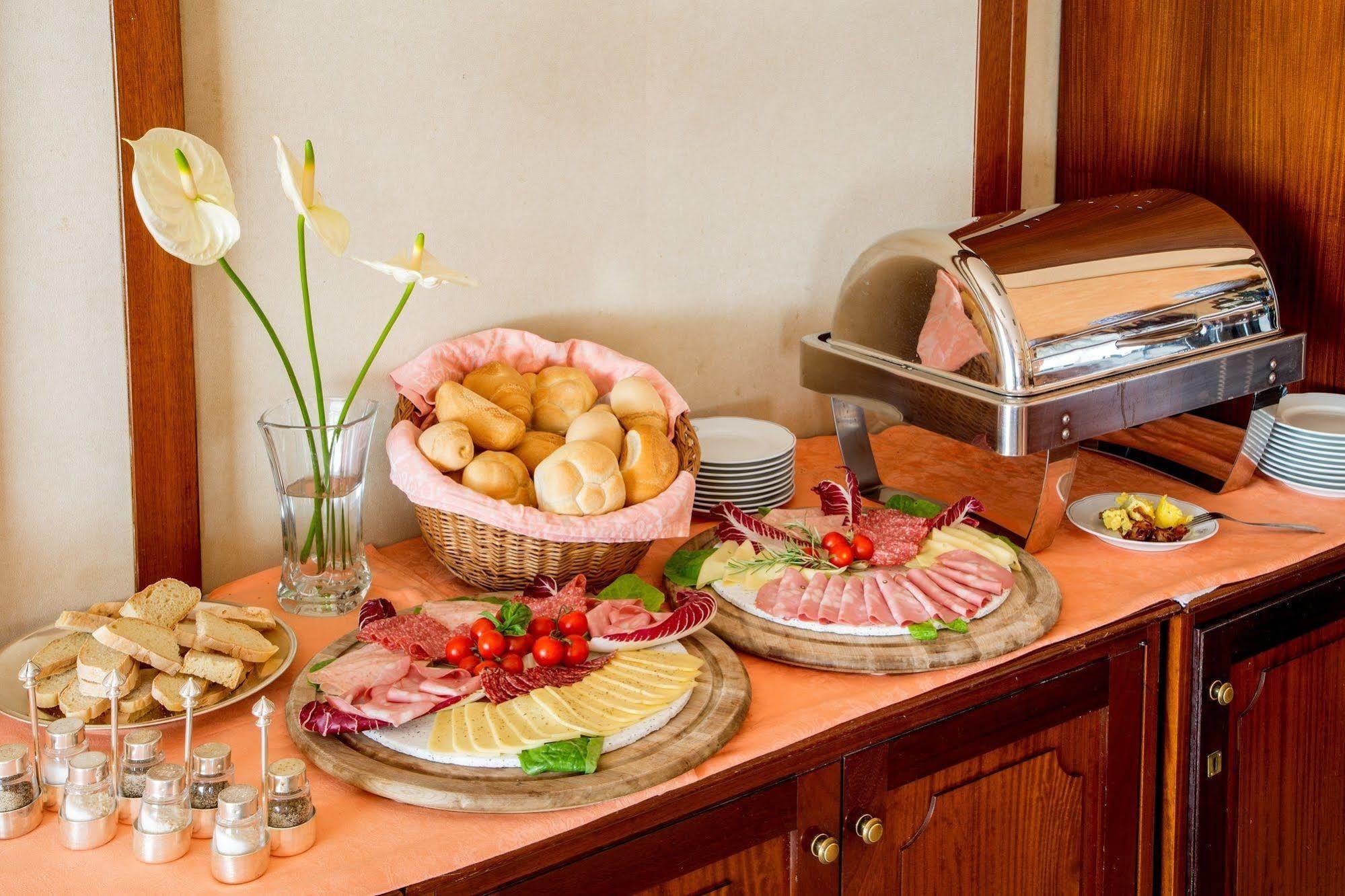 Hotel San Francesco Assisi Buitenkant foto