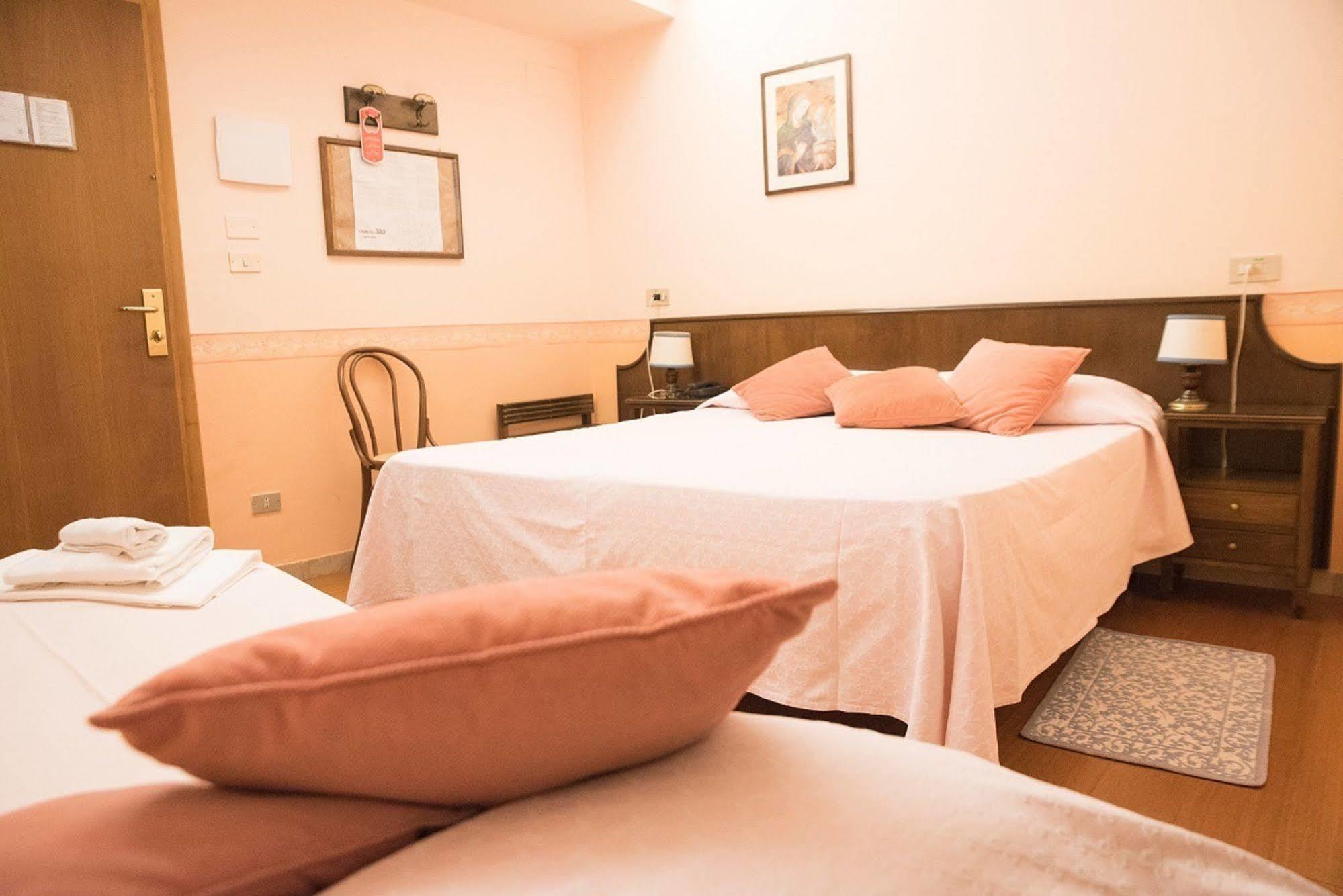 Hotel San Francesco Assisi Buitenkant foto