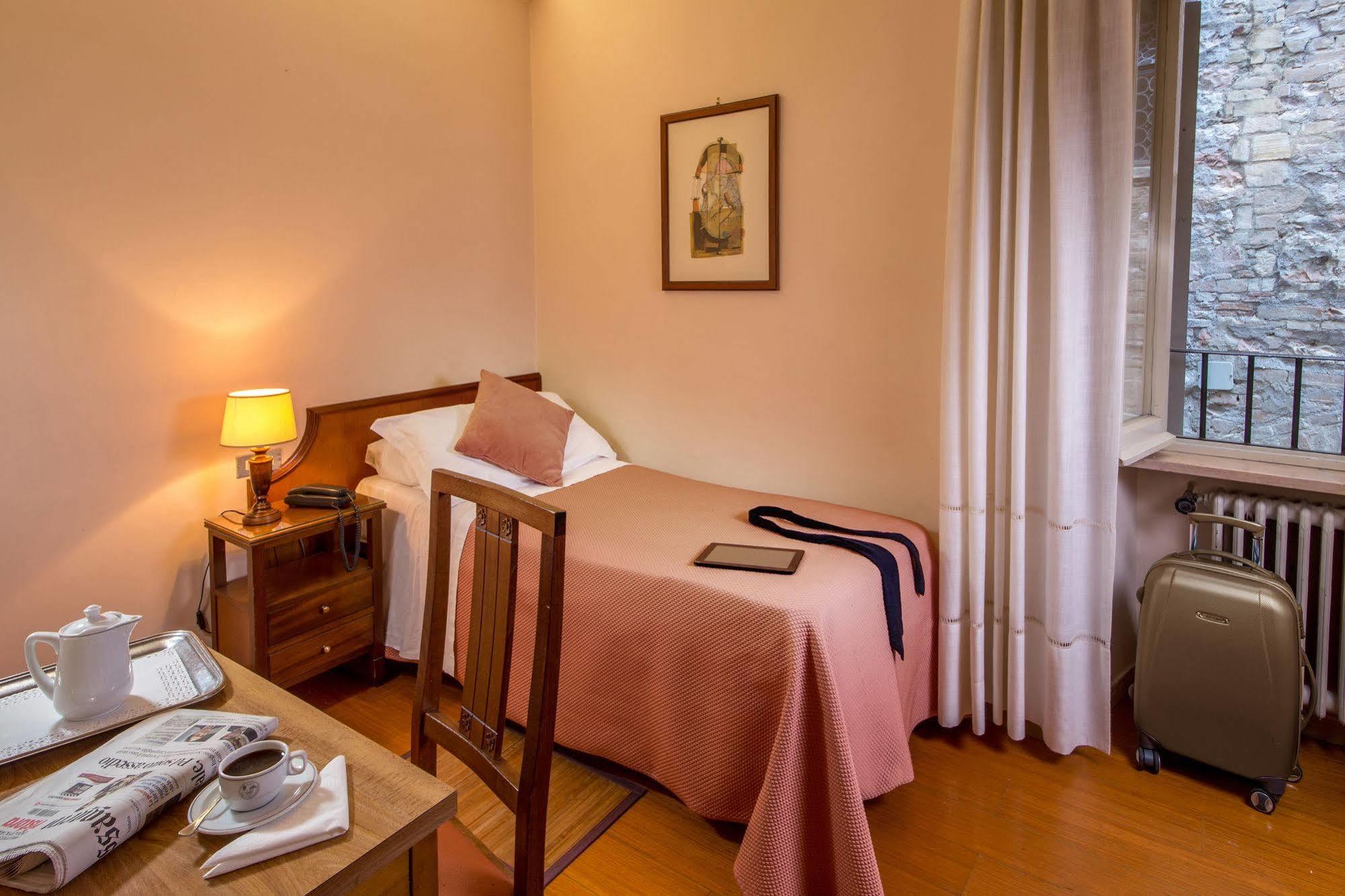Hotel San Francesco Assisi Buitenkant foto
