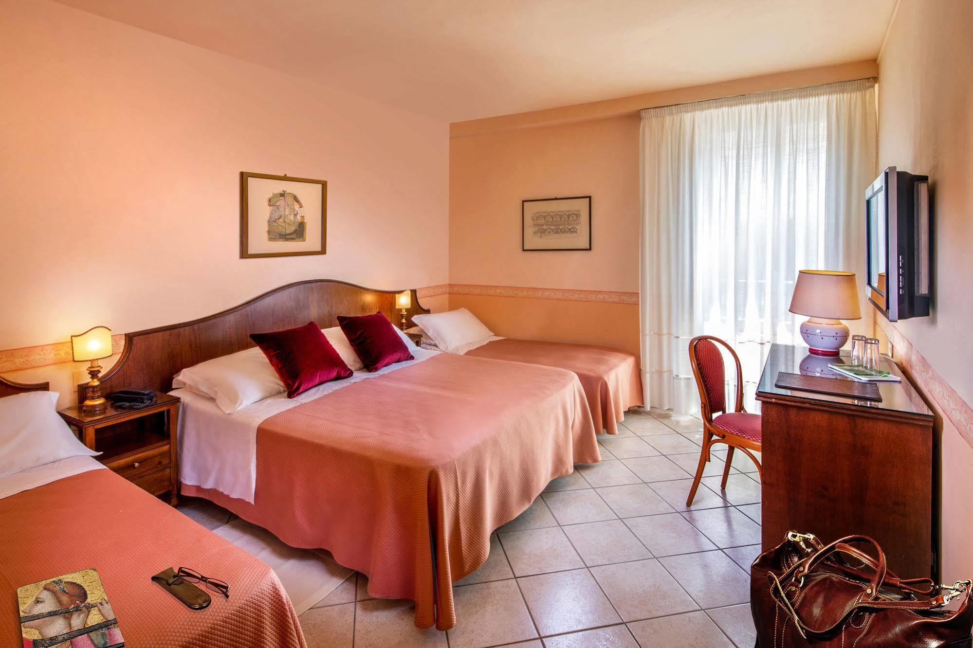 Hotel San Francesco Assisi Buitenkant foto