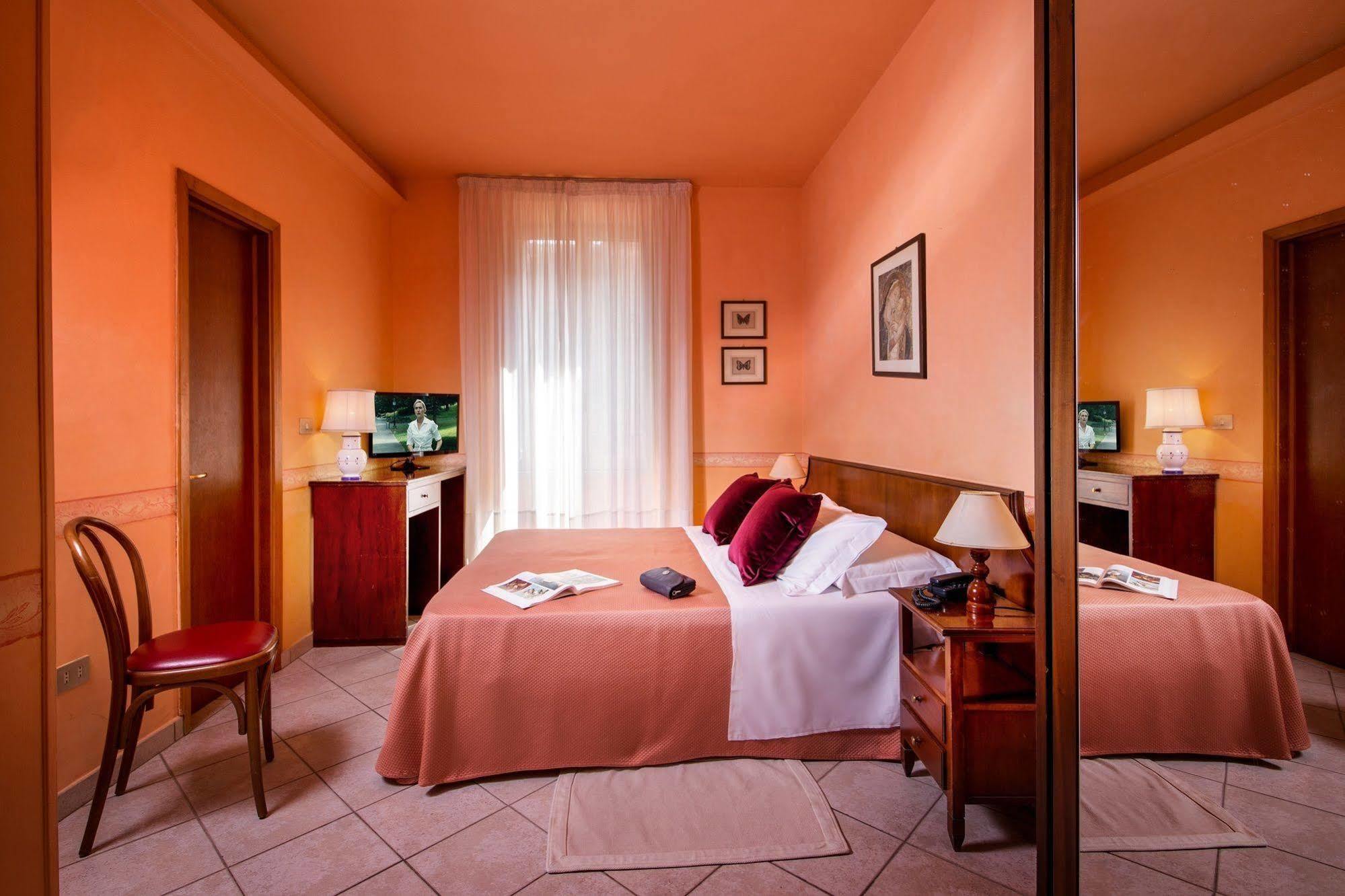 Hotel San Francesco Assisi Buitenkant foto