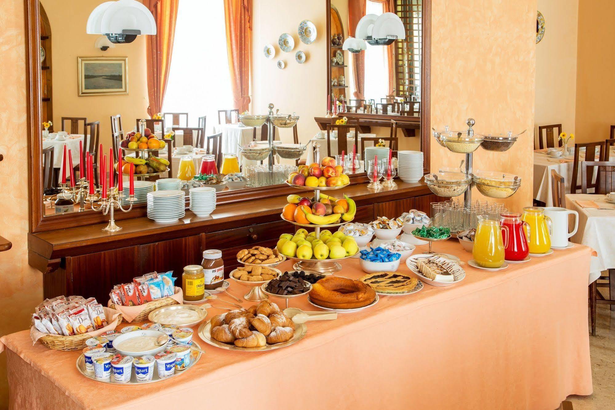Hotel San Francesco Assisi Buitenkant foto